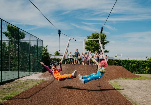 Speeltuin Schateiland Julianahoeve Sterre en Storm 2022.jpg