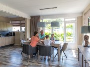 Beachbungalow eethoek.jpg